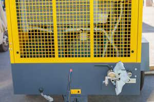 используется воздушный компрессор